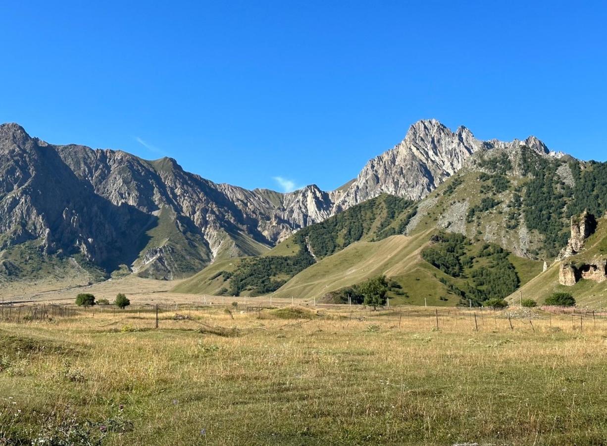 Alpine Escape Kazbegi Stepantsminda Exterior foto