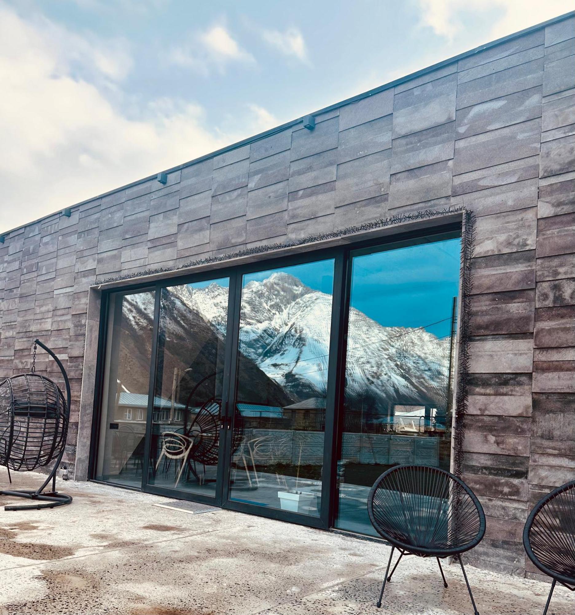 Alpine Escape Kazbegi Stepantsminda Exterior foto