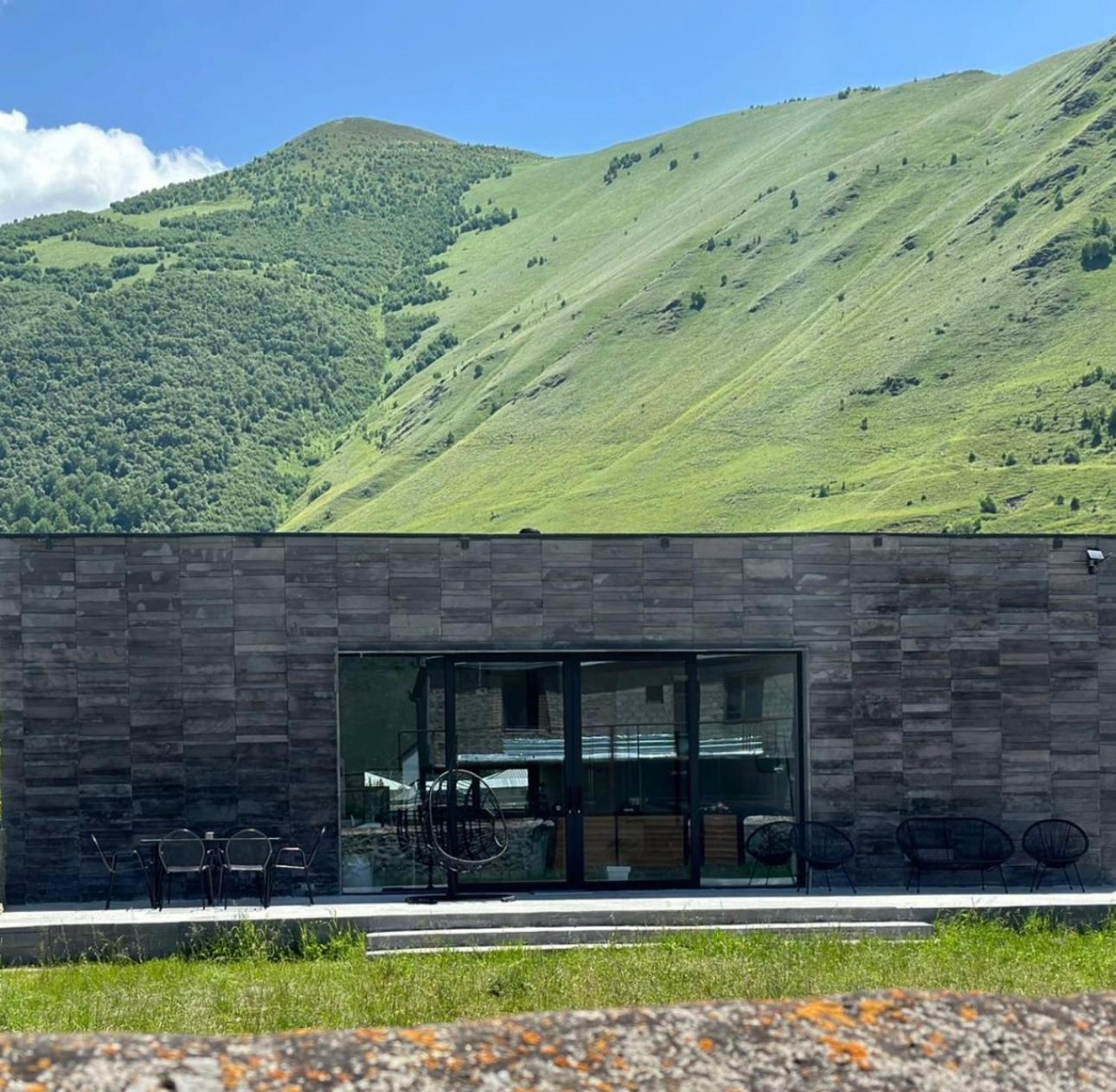 Alpine Escape Kazbegi Stepantsminda Exterior foto