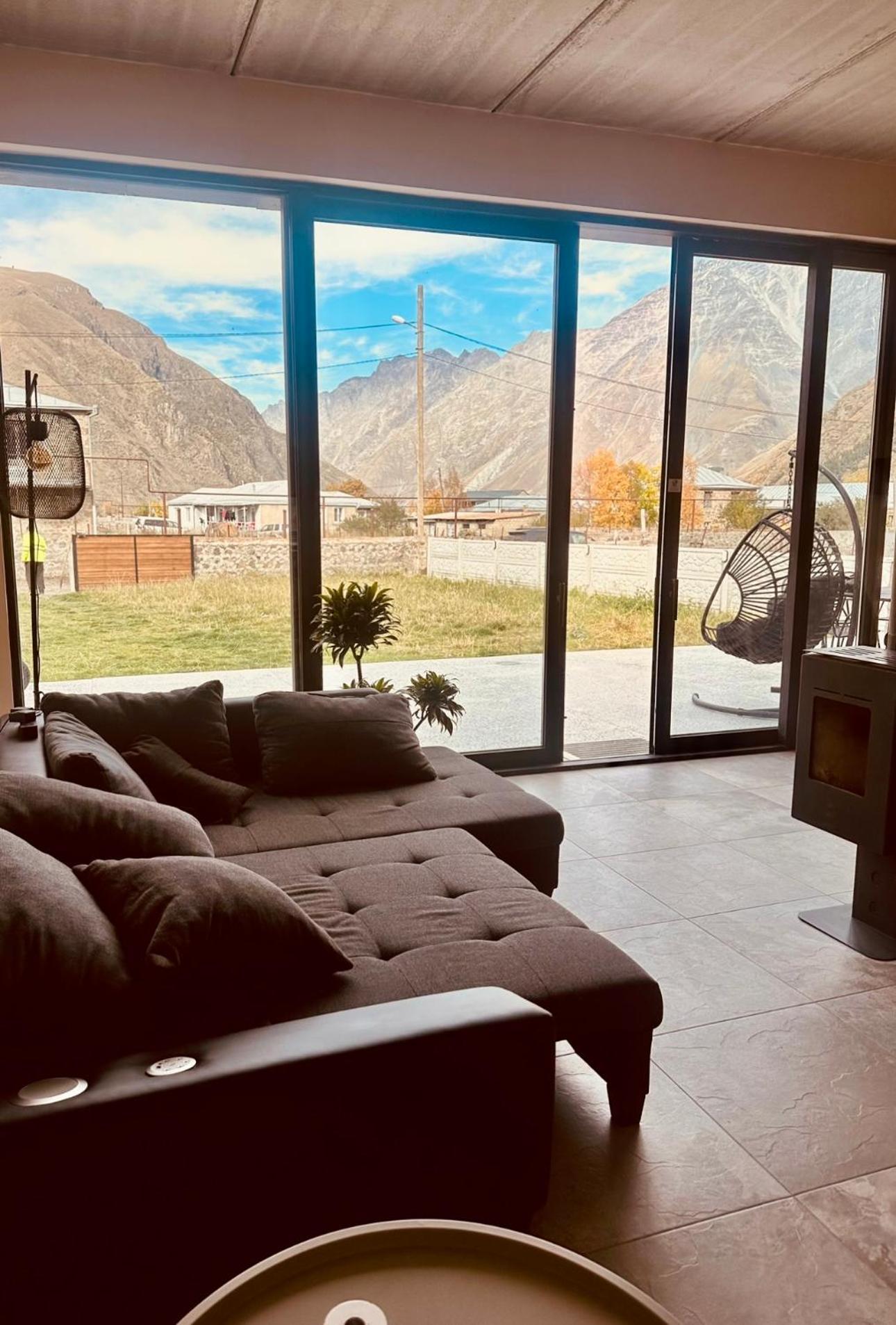 Alpine Escape Kazbegi Stepantsminda Exterior foto